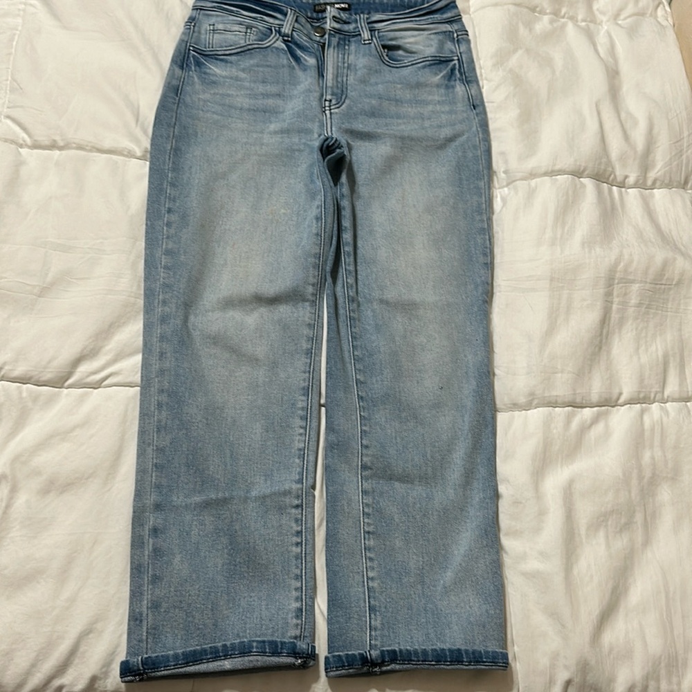 Fashion Nova crop Denim.